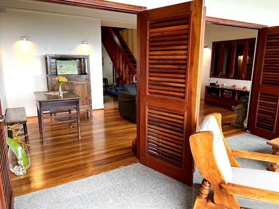 Hilltop South - Villa Bougainville Takamaka Extérieur photo