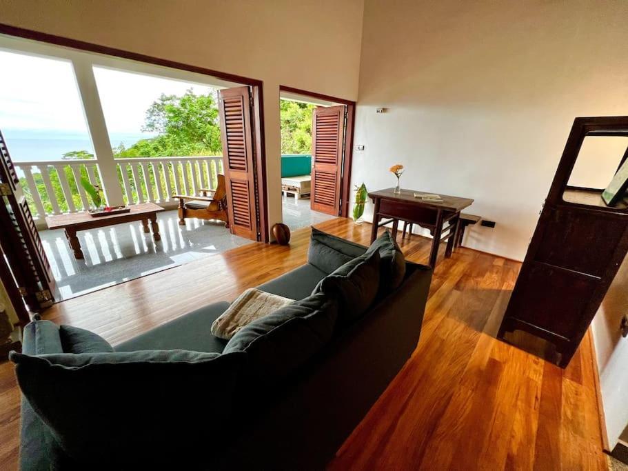 Hilltop South - Villa Bougainville Takamaka Extérieur photo