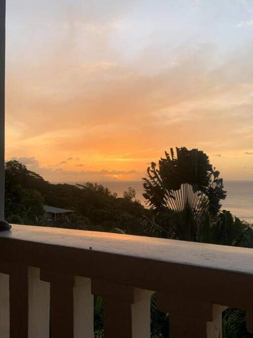Hilltop South - Villa Bougainville Takamaka Extérieur photo