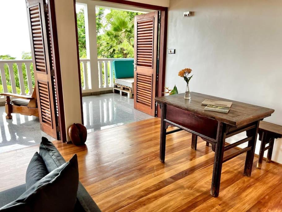 Hilltop South - Villa Bougainville Takamaka Extérieur photo